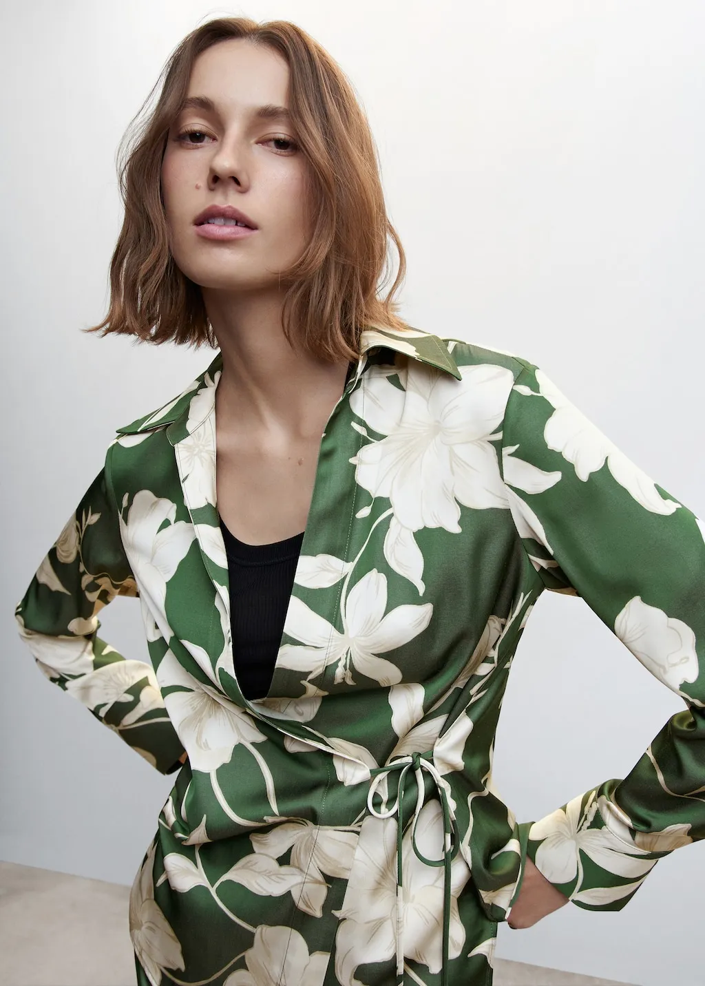 Blusa satinata floreale