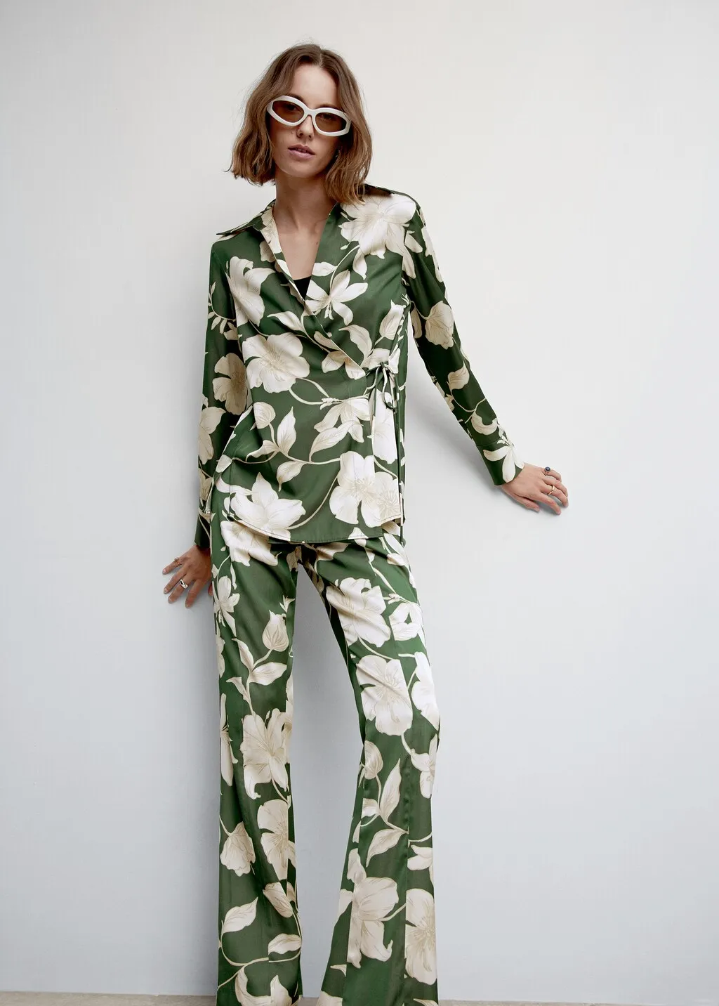 Blusa satinata floreale