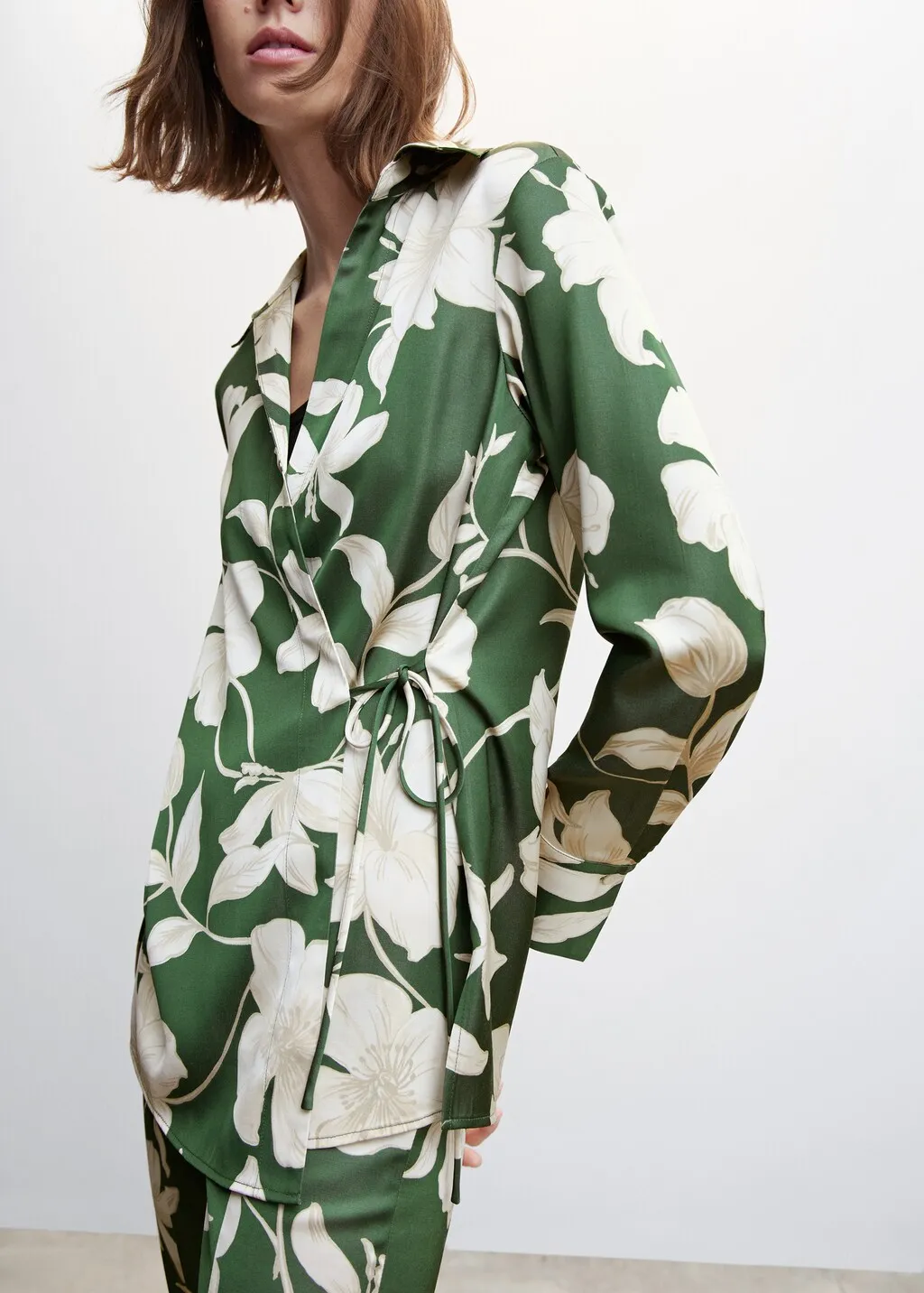 Blusa satinata floreale