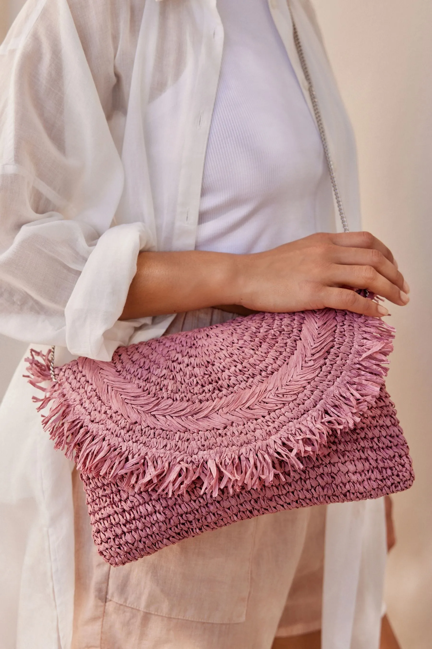 Borsa con frange in rafia