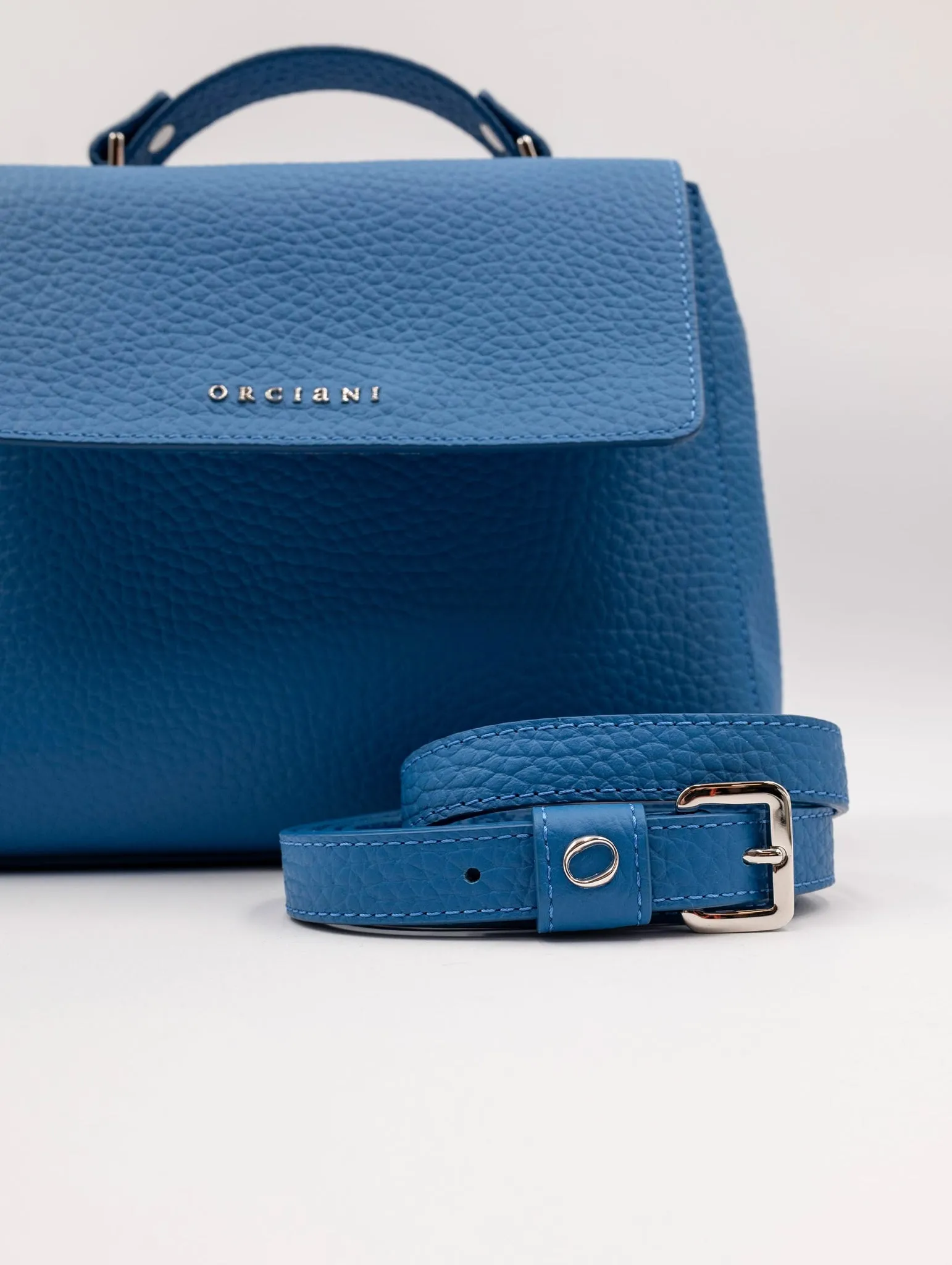 Borsa Sveva Soft Orciani Piccola in Pelle Martellata Blu Elettrico