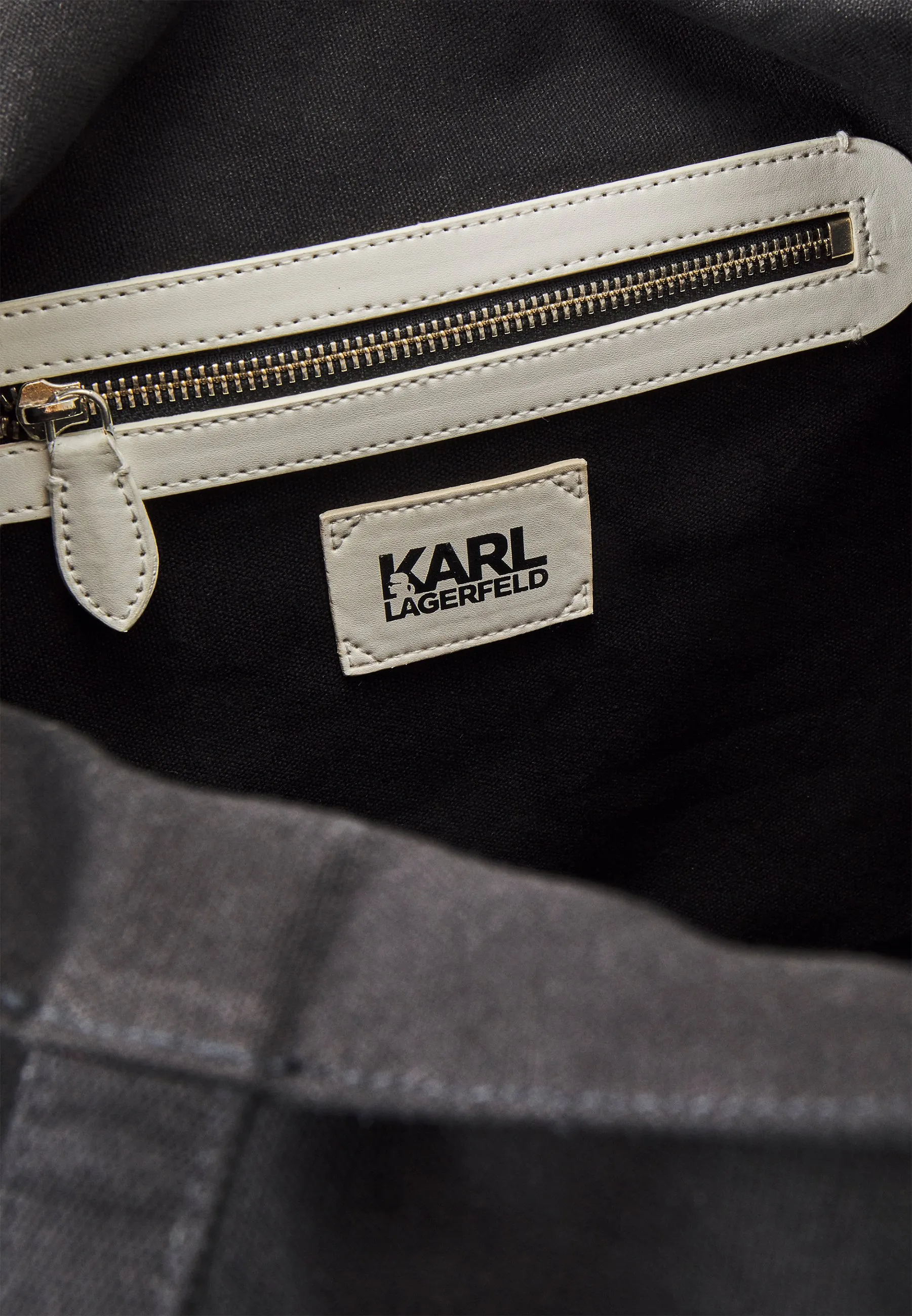 EXCLUSIVE LOGO TOTE - Shopping bag