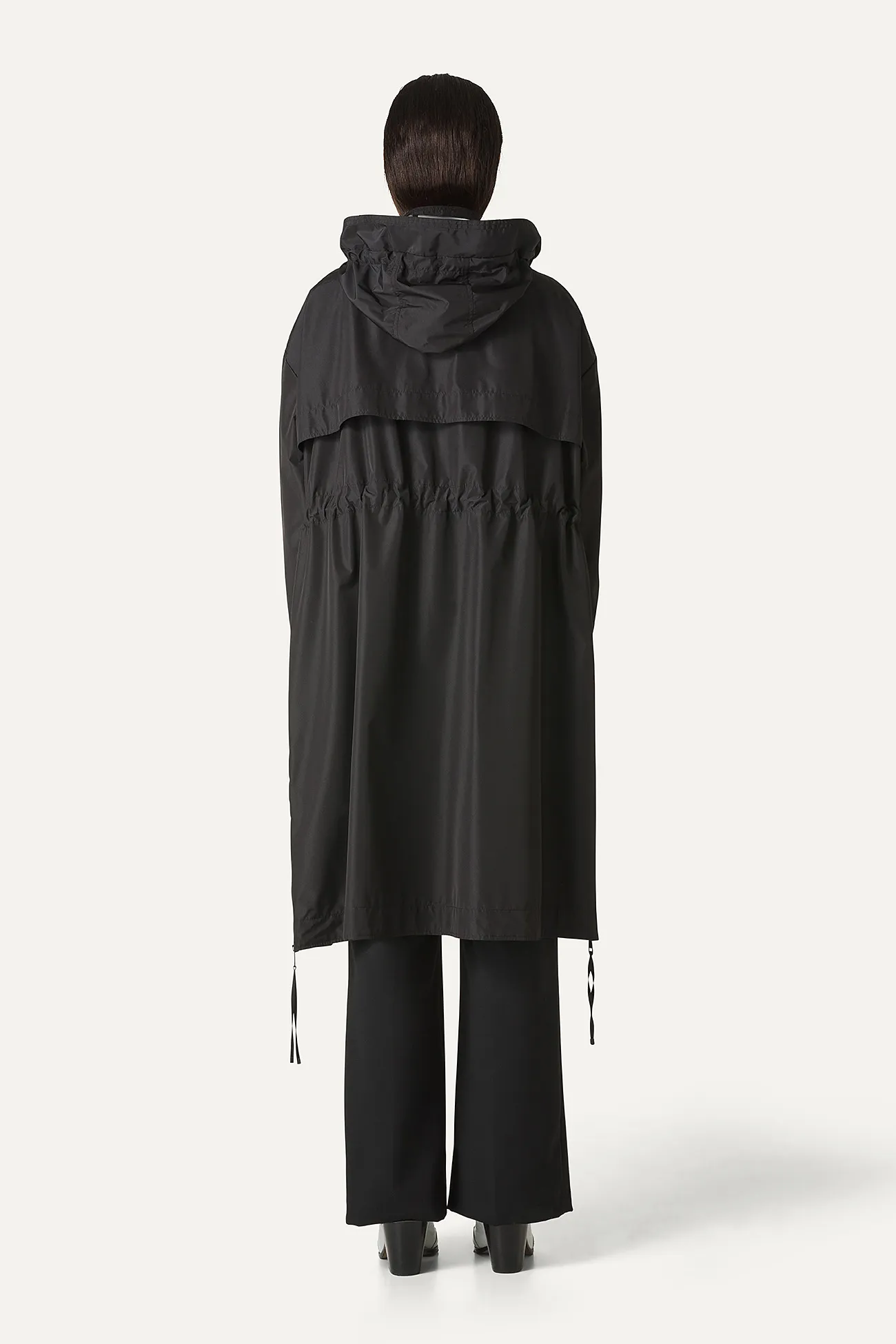 GIACCA LUNGA IN NYLON CON INTERNO ARGENTO 9216 - NERO