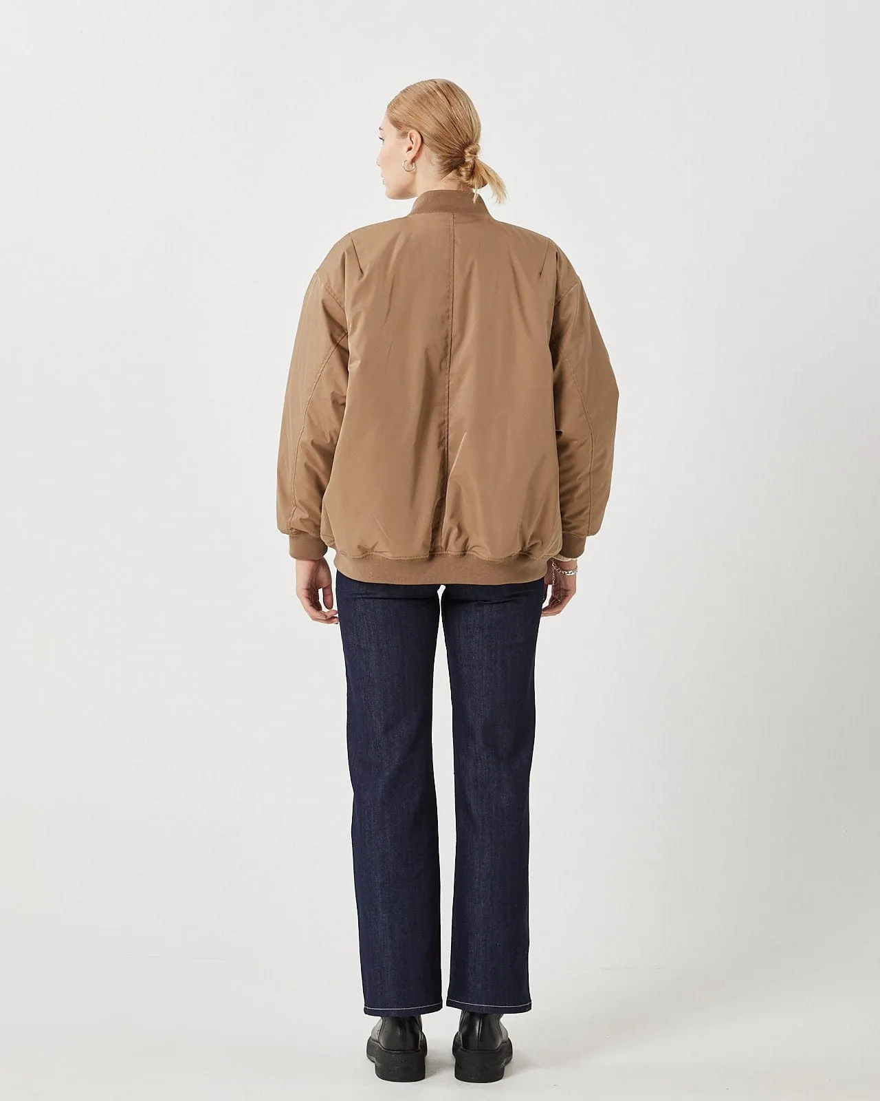 HENNIA 9889