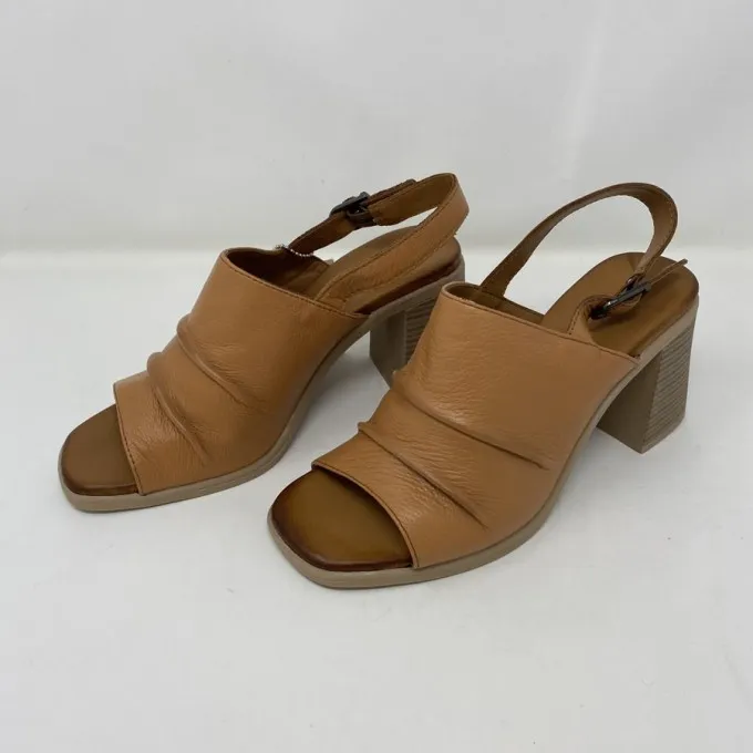 Keys Sandalo Con Fascione In Pelle Tacco 8,5