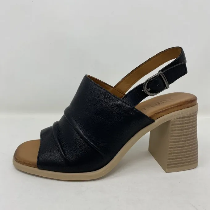 Keys Sandalo Con Fascione In Pelle Tacco 8,5