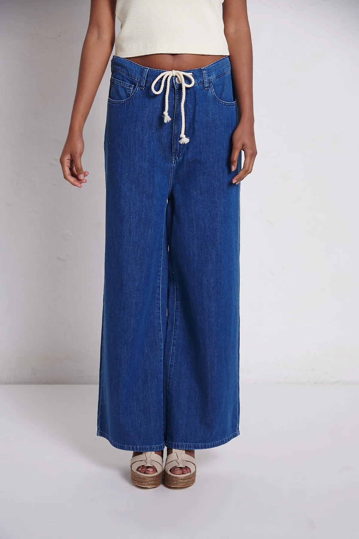 LES COYOTES DE PARIS Jeans con cordone in vita
