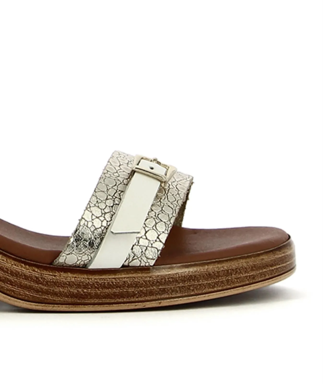 Sandali bianchi in pelle con tacco largo