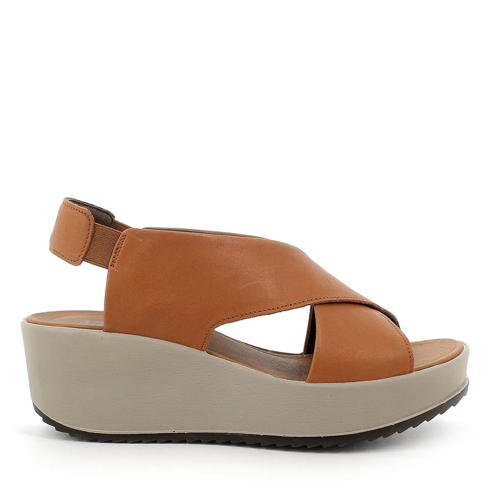 SANDALI IN PELLE COGNAC