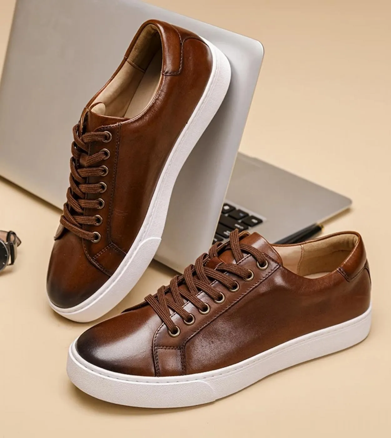 Scarpe eleganti in pelle Sneakers in pelle Scarpe casual in pelle 2023 Summer Mens Casual