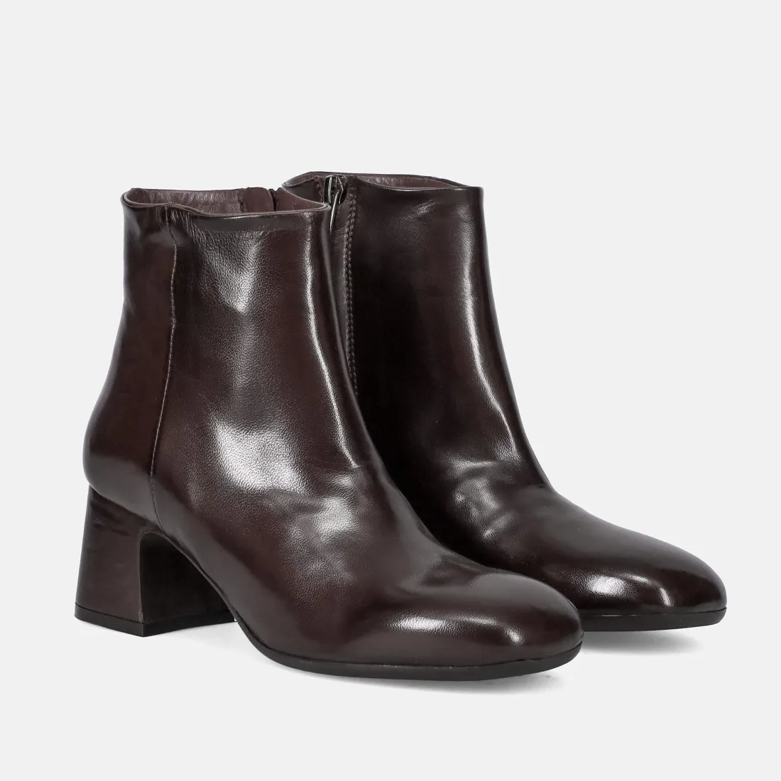 Stivaletto Calpierre in nappa marrone con tacco medio