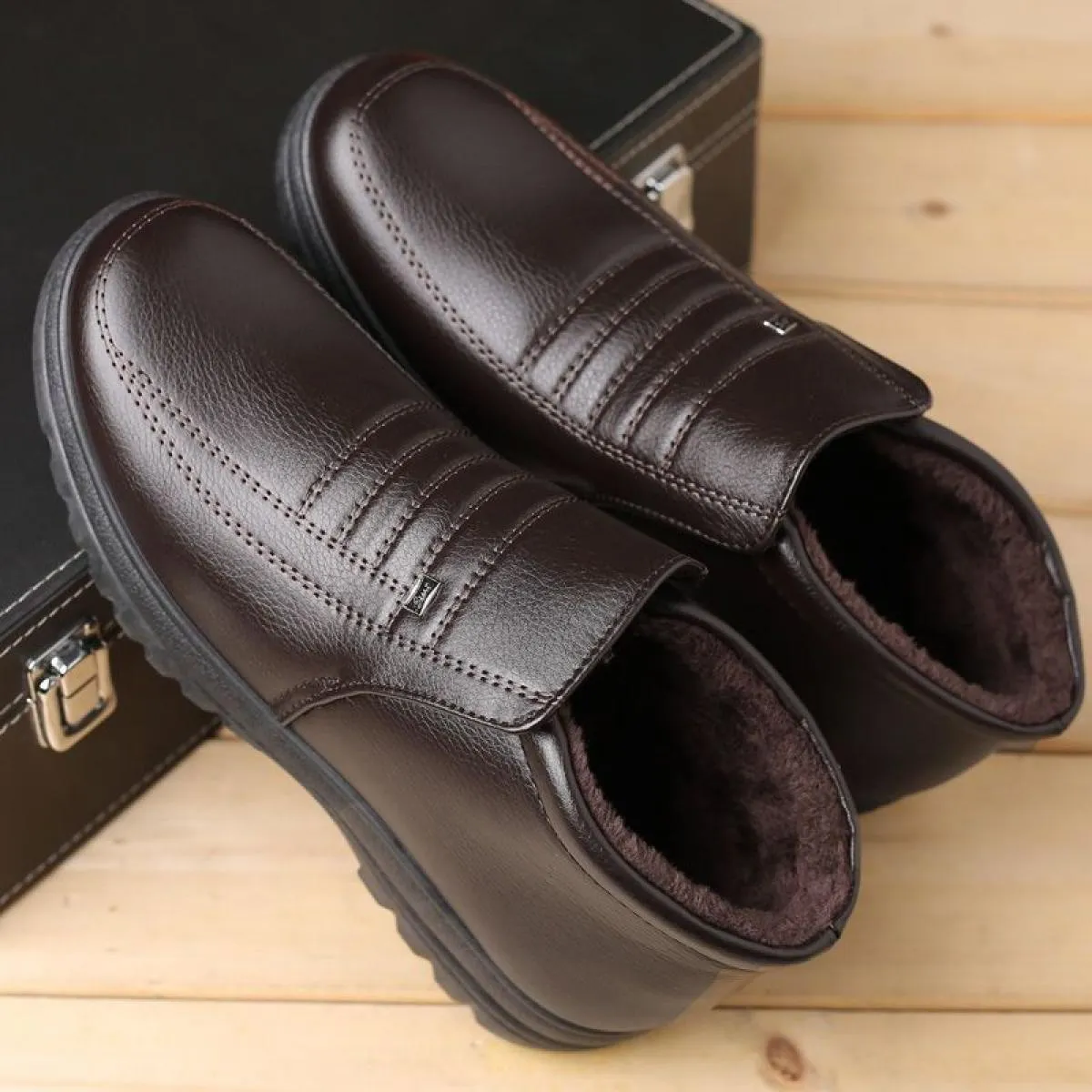 Stivali invernali in pelle impermeabili Scarpe casual slip on in cotone Scarpe invernali calde antiscivolo da lavoro Botas De Ho