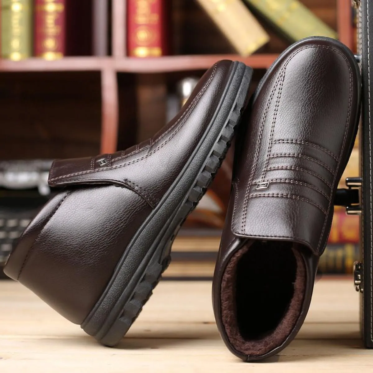 Stivali invernali in pelle impermeabili Scarpe casual slip on in cotone Scarpe invernali calde antiscivolo da lavoro Botas De Ho