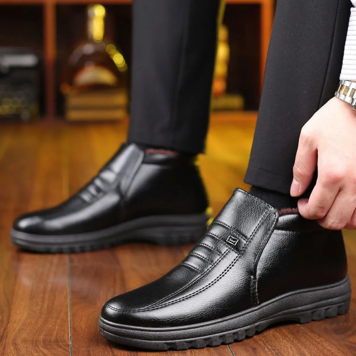 Stivali invernali in pelle impermeabili Scarpe casual slip on in cotone Scarpe invernali calde antiscivolo da lavoro Botas De Ho
