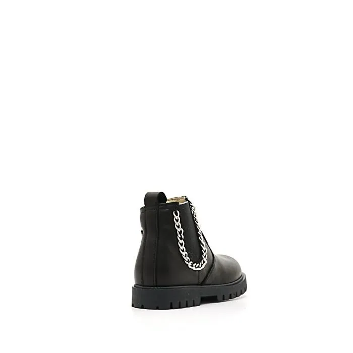 STRINGATE IN PELLE