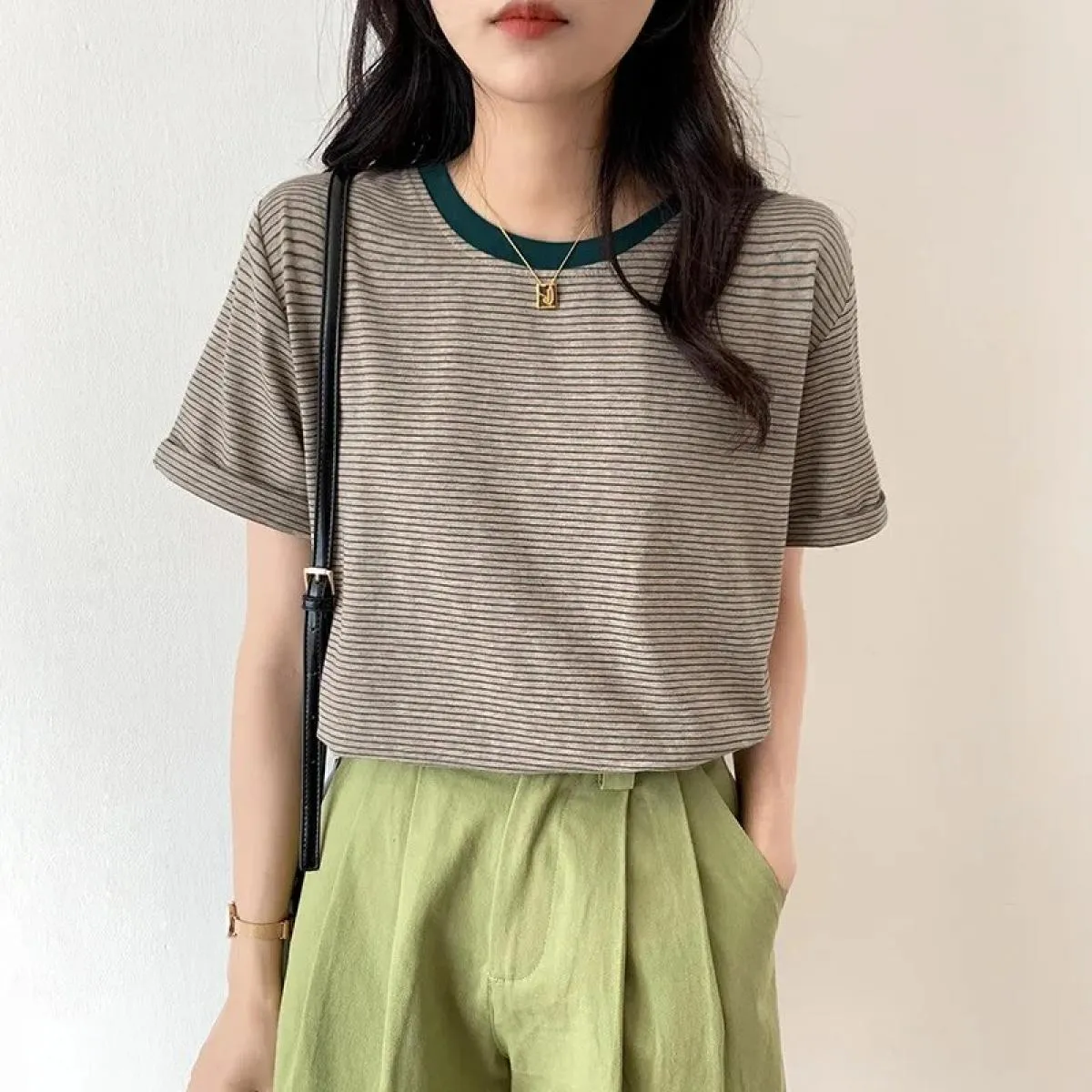 T-shirt a righe da donna estate allentata 2023 nuova maglietta da donna a mezza manica con toppe colorate a maniche corte