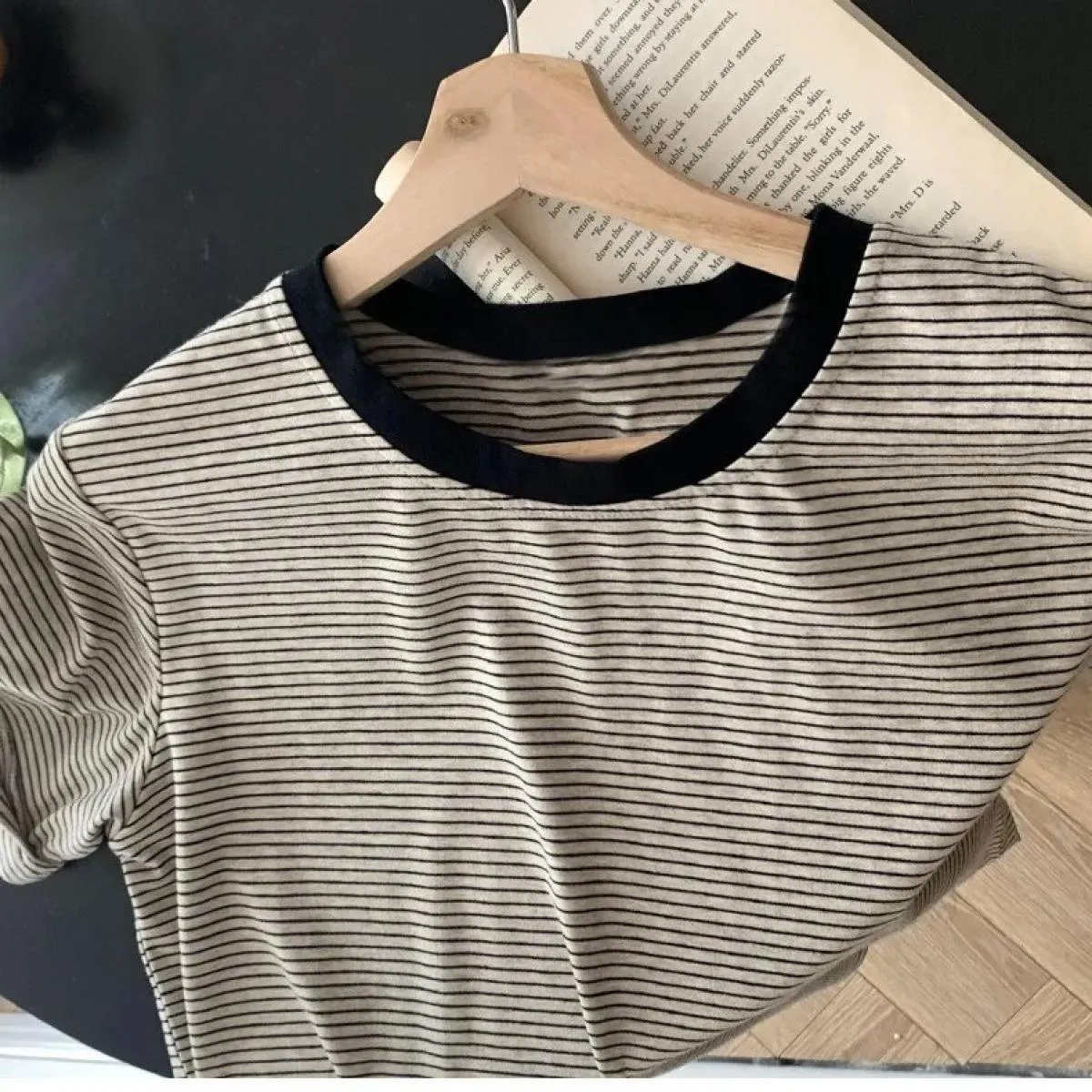 T-shirt a righe da donna estate allentata 2023 nuova maglietta da donna a mezza manica con toppe colorate a maniche corte