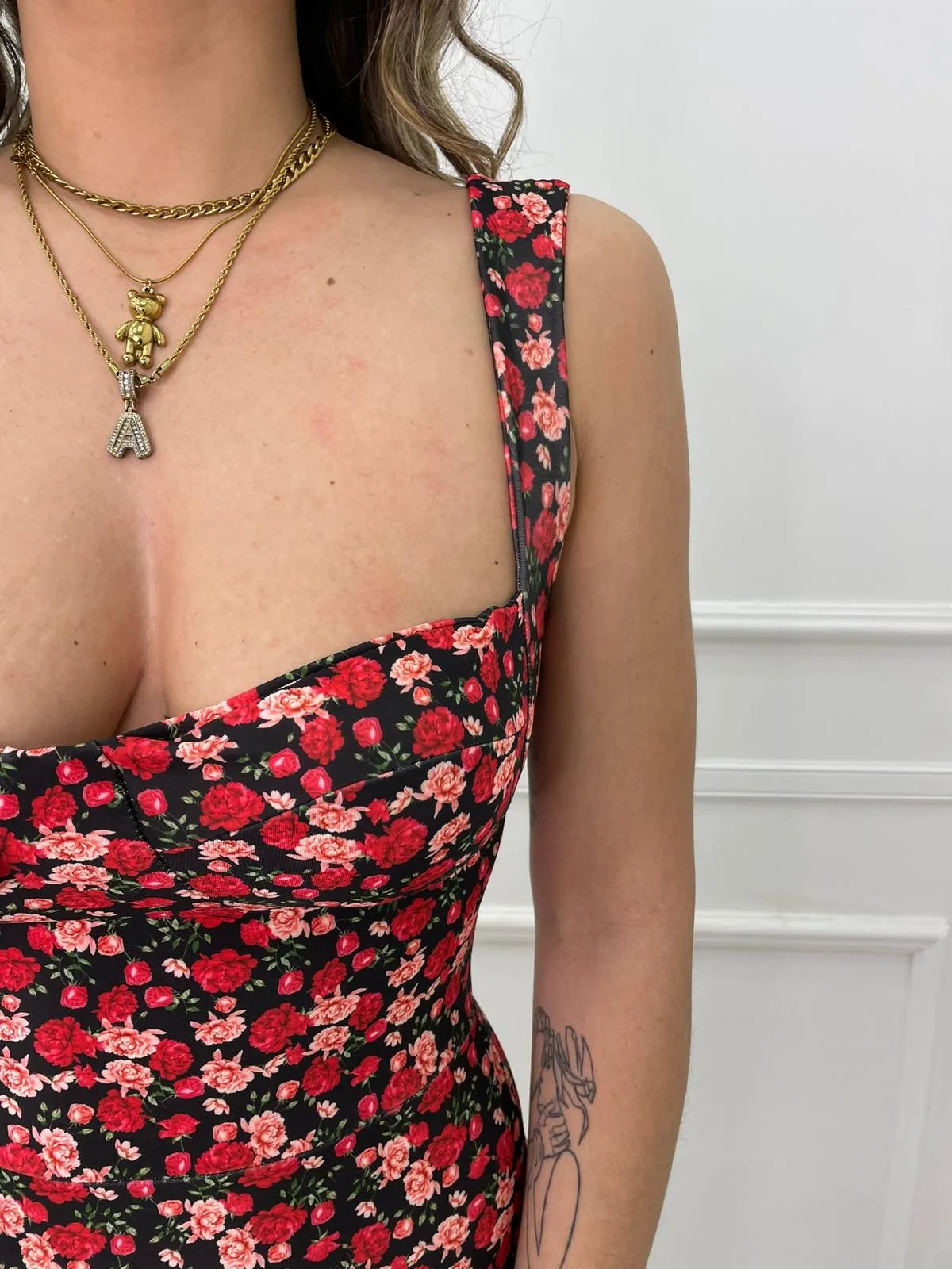 Vestito floreale con scollo a cuore e coppette