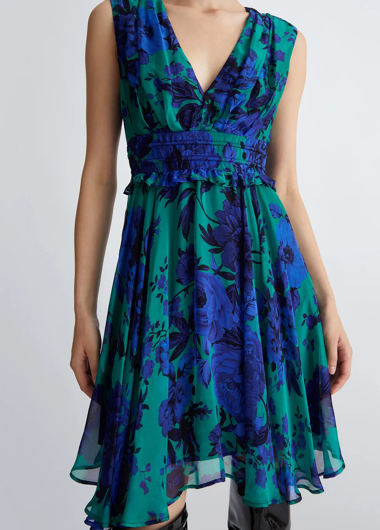 Vestito floreale in misto seta