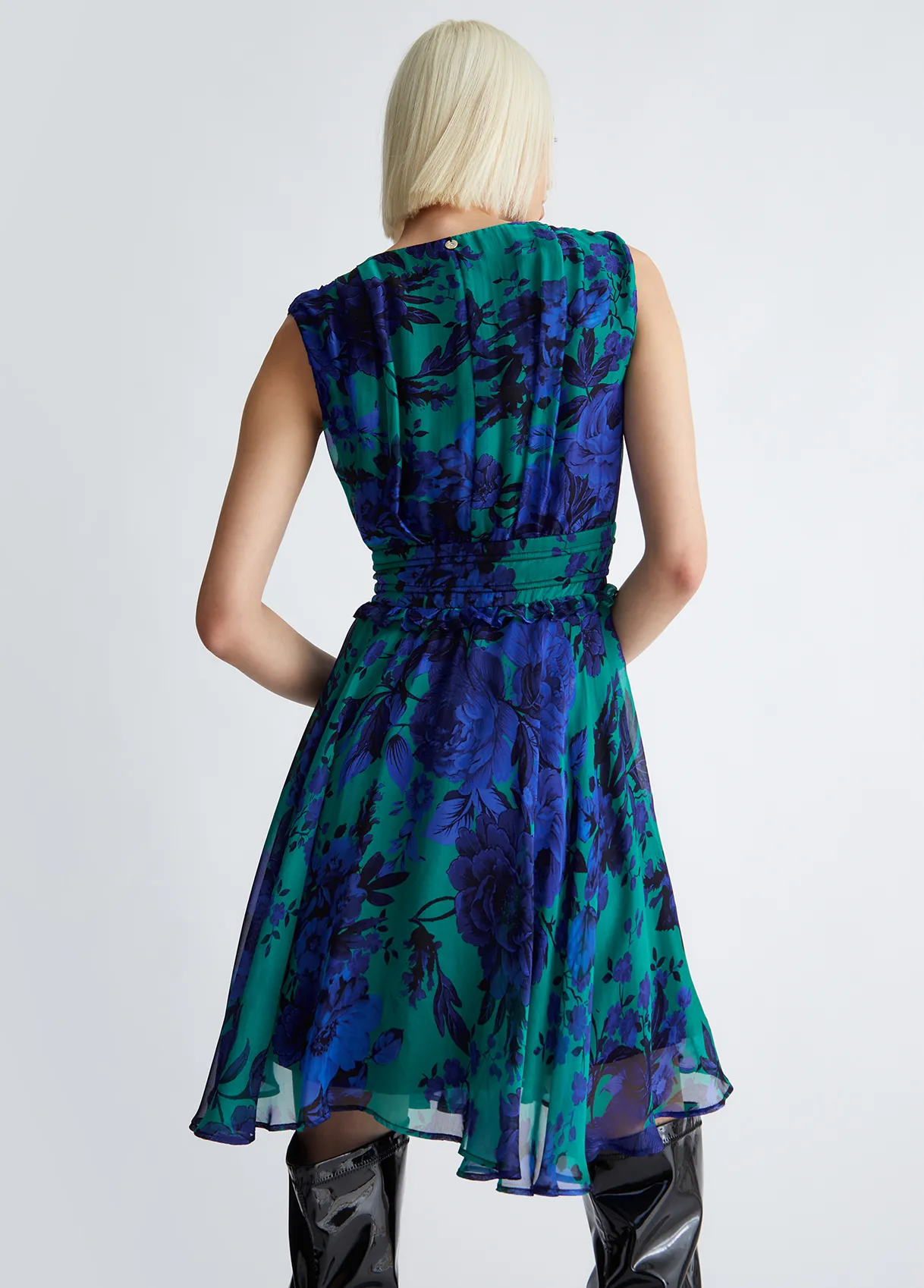 Vestito floreale in misto seta