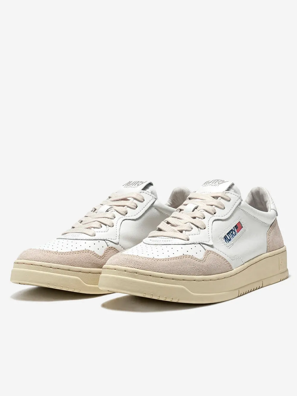 W Medalist Low Sneakers
