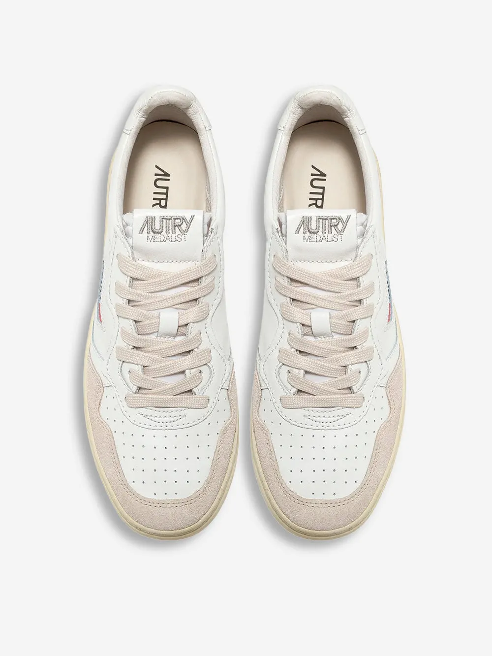 W Medalist Low Sneakers